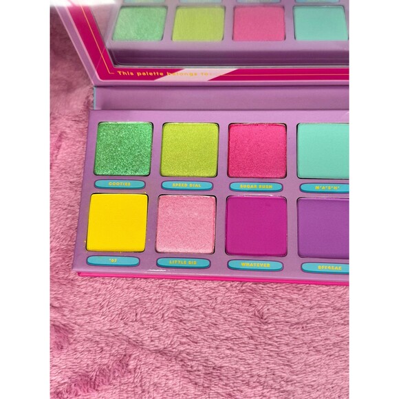 New! Girl Talk Trixie Mattel Cosmetics Eyeshadow Palette BNIB NWT NIB - Picture 6 of 7